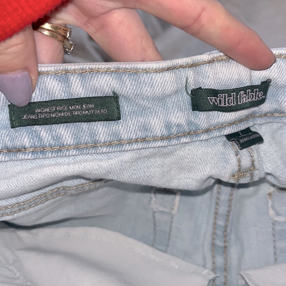 light wash mom jean